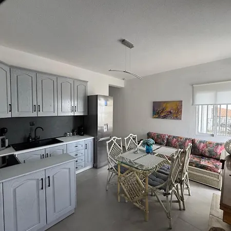 Апартаменты Villakaliba Beachfront House *