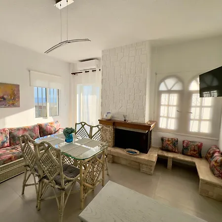 Villakaliba Beachfront House Apartamento