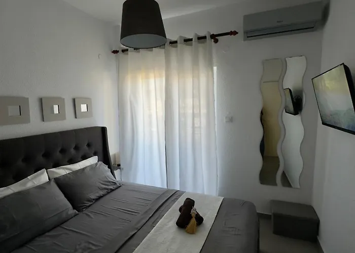 Villakaliba Beachfront House Apartment *
